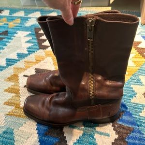 Frye Heath Outside Zip BOOTS Brown Leather Mid Ankle Motorcycle Size 7 Womens